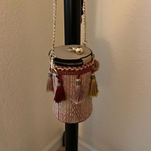 Crossbody bag. Bohemian style. Tassels woven